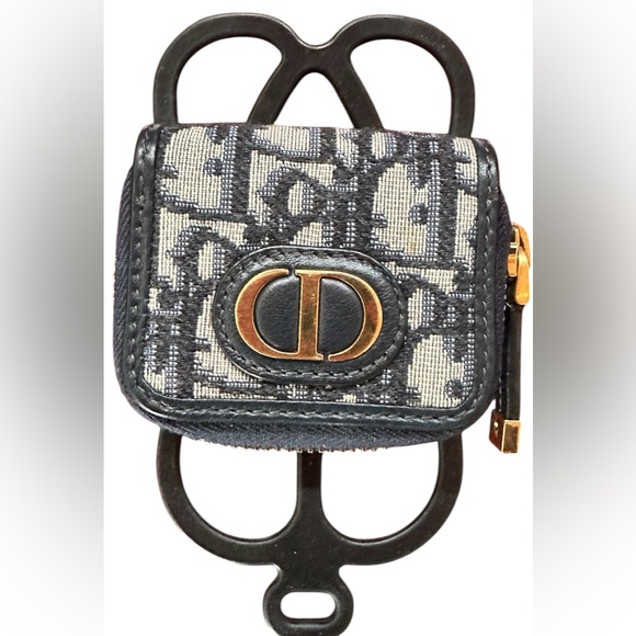 dior oblique case for airpods pro